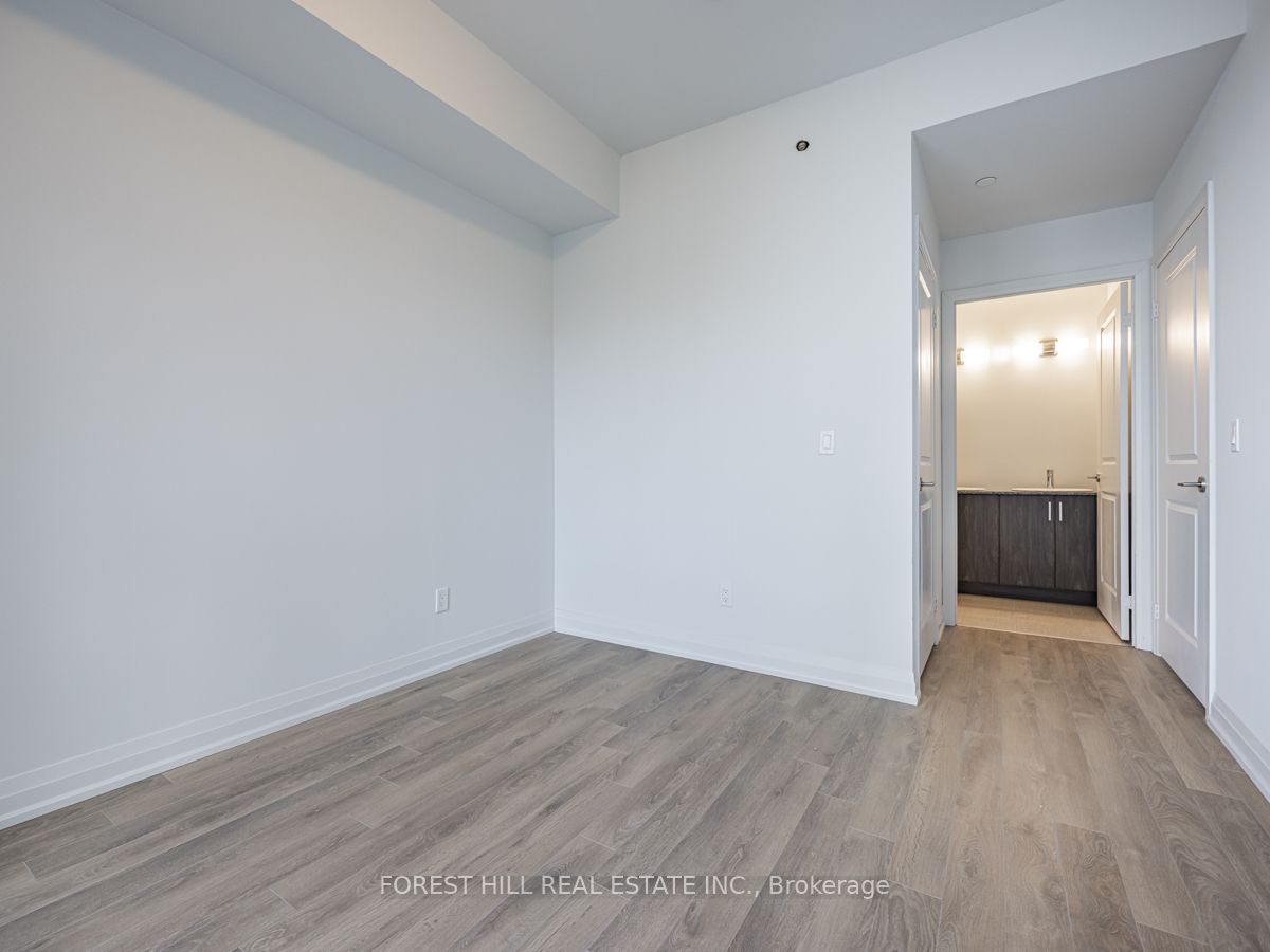 10 Meadowglen Place #401