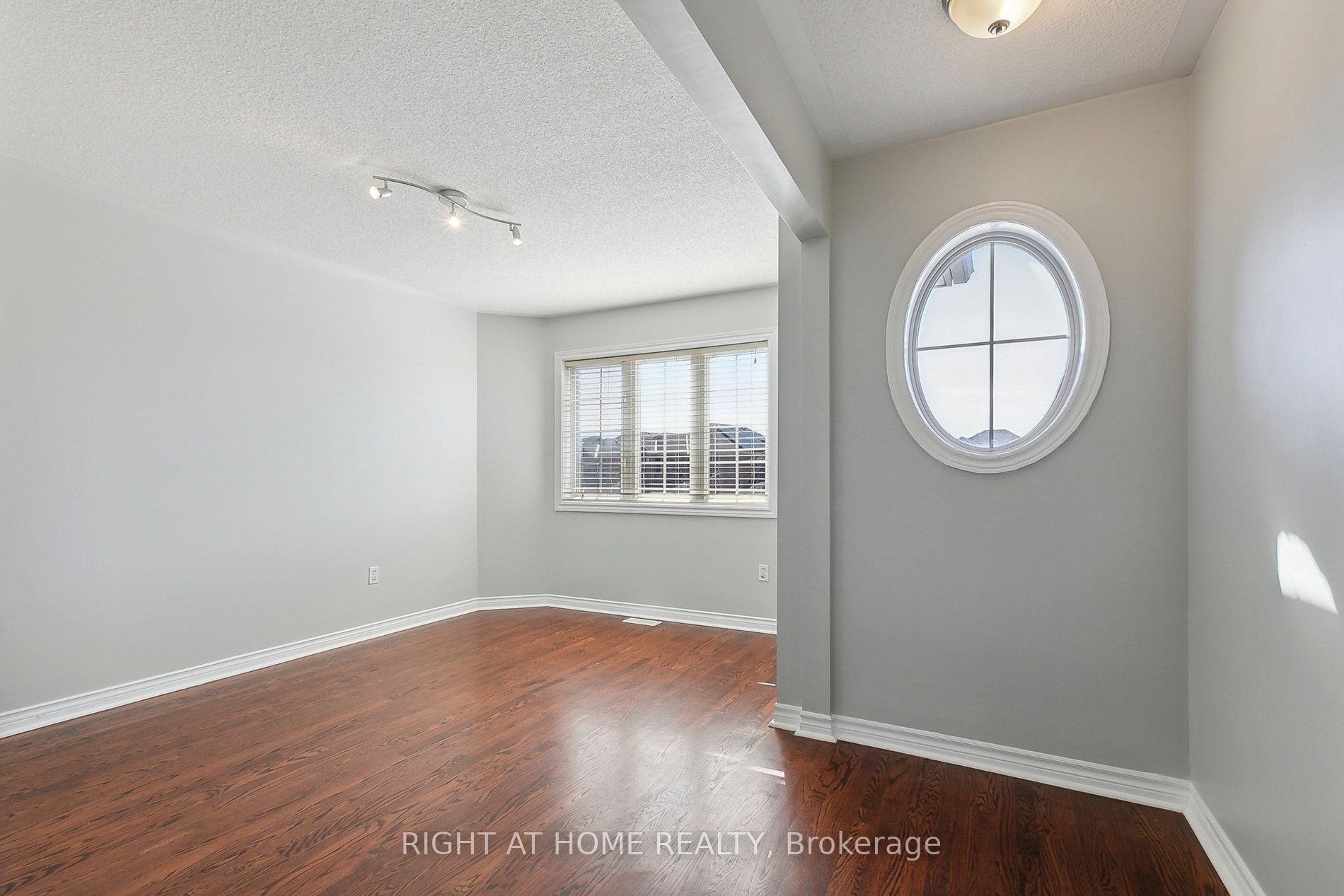 43 Nobbs Dr