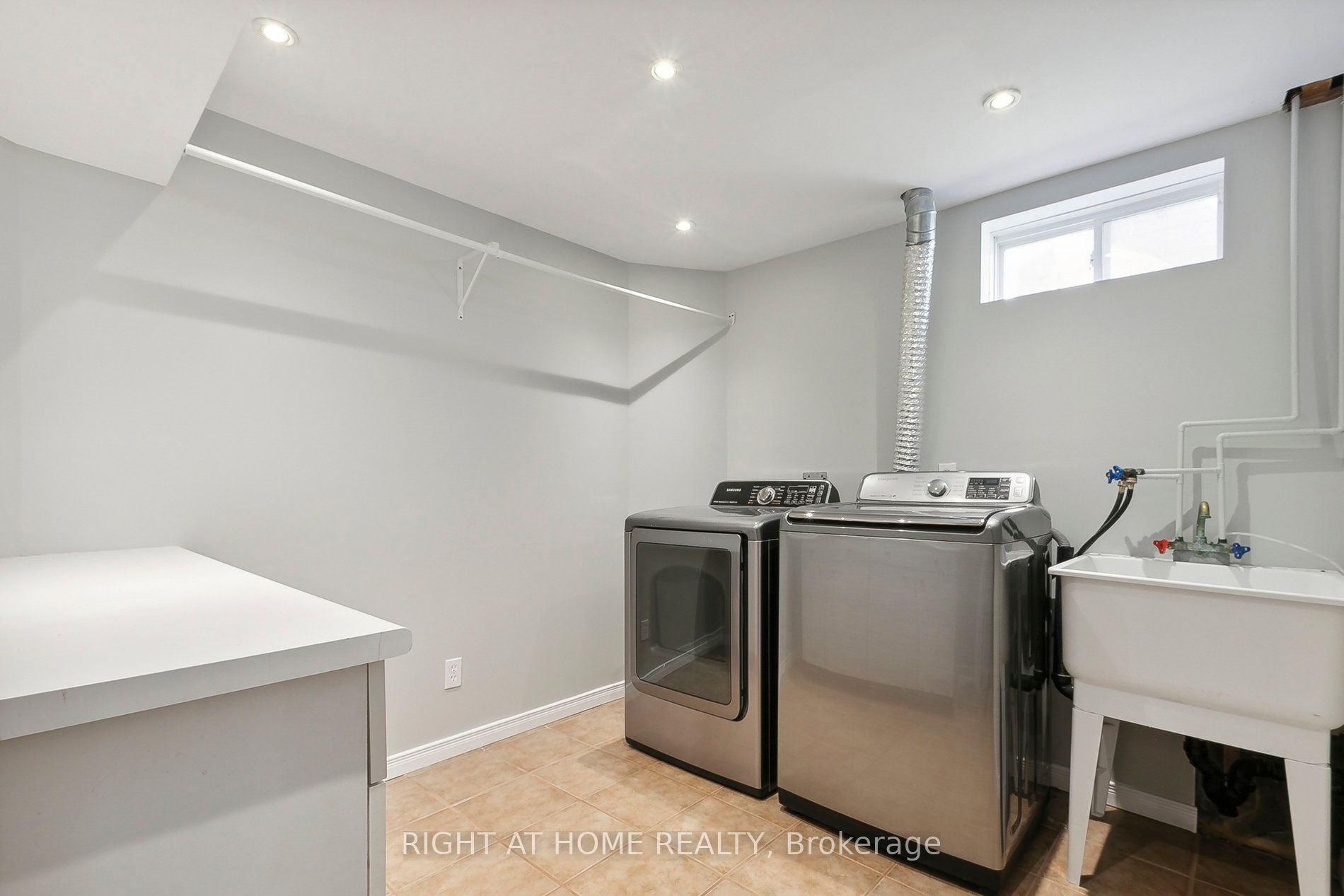 43 Nobbs Dr