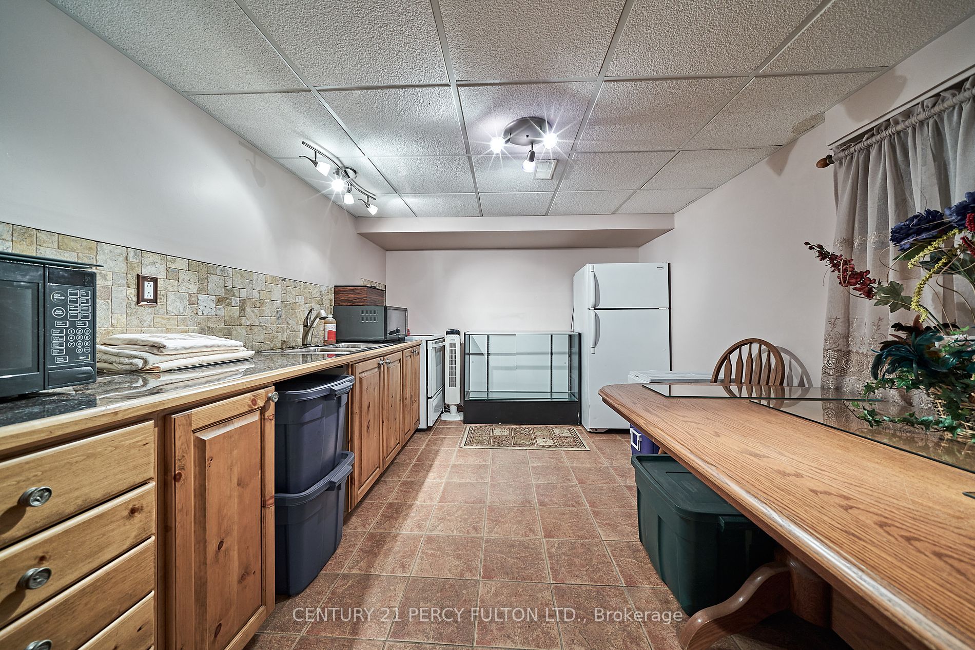 2733 Taunton Road
