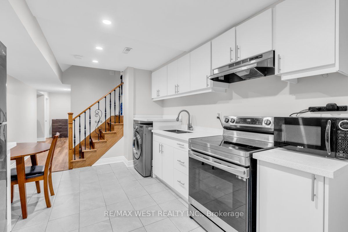 55 Oswell Dr