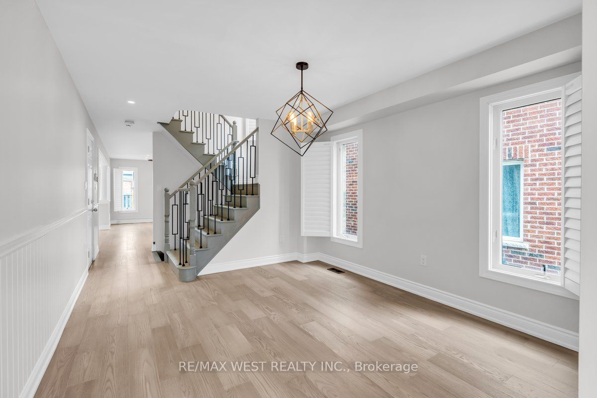 55 Oswell Dr