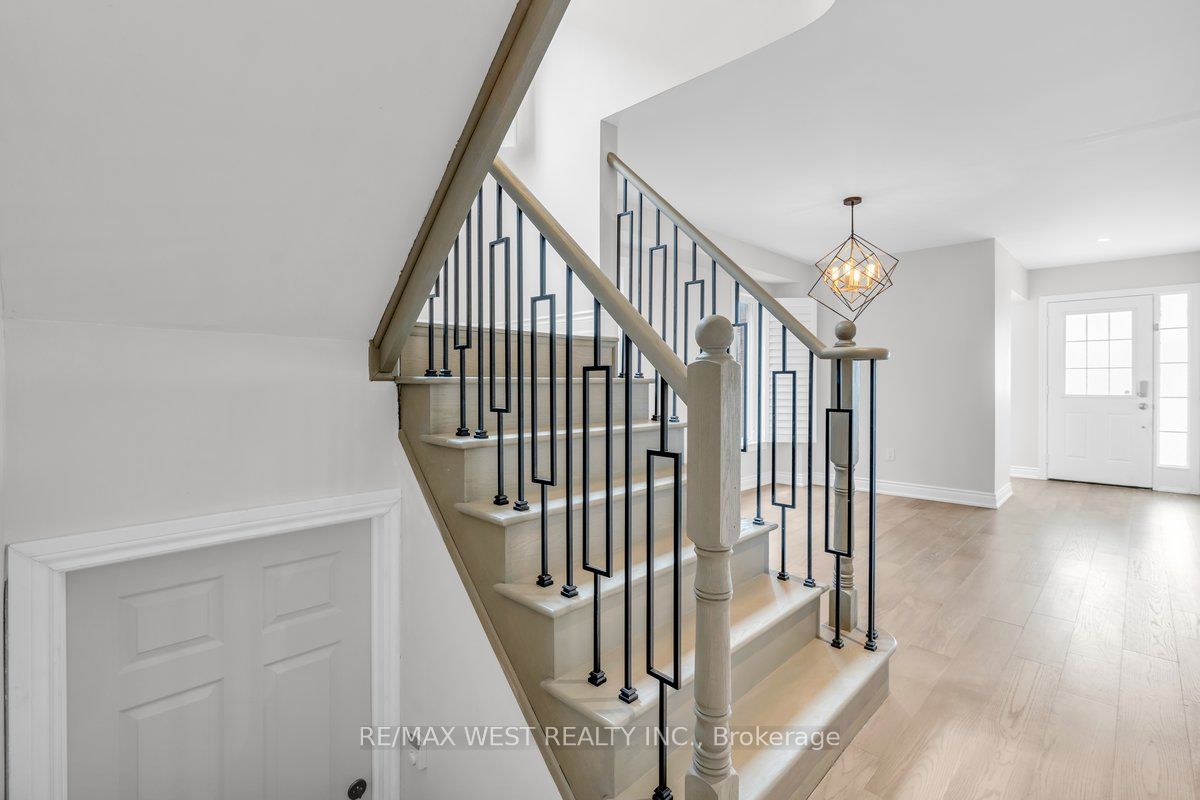 55 Oswell Dr
