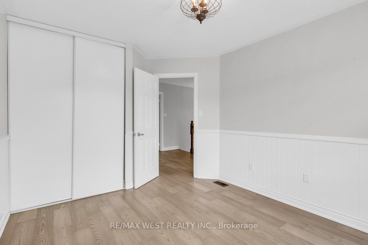 55 Oswell Dr