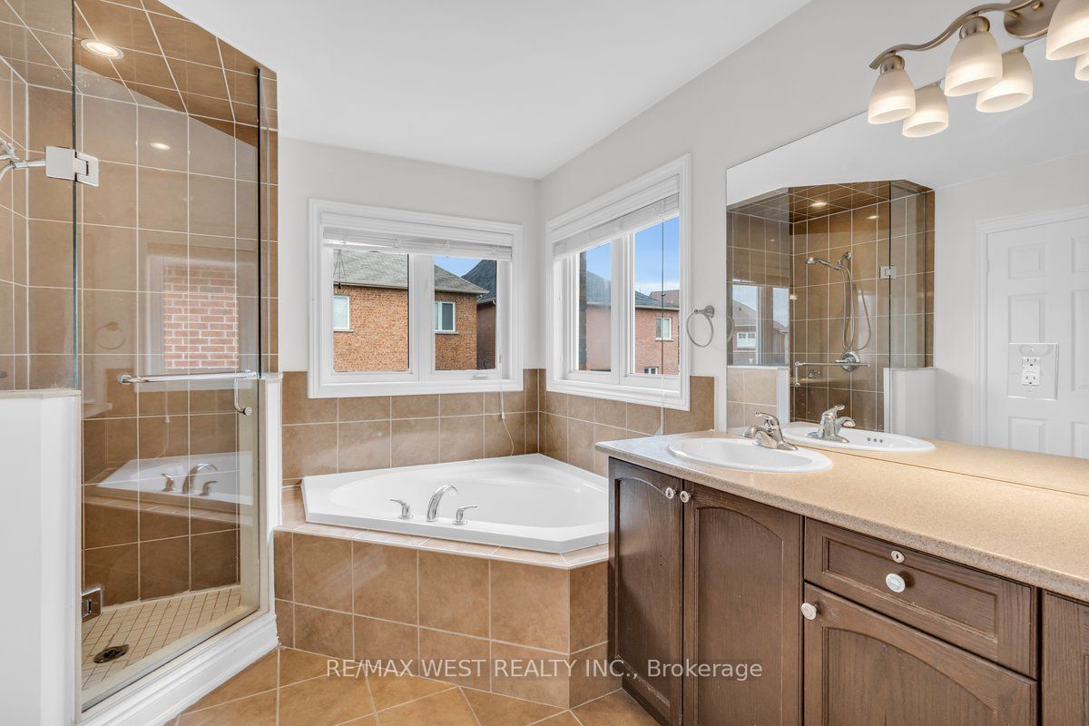 55 Oswell Dr