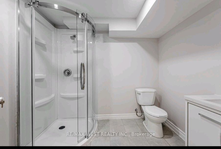 55 Oswell Dr