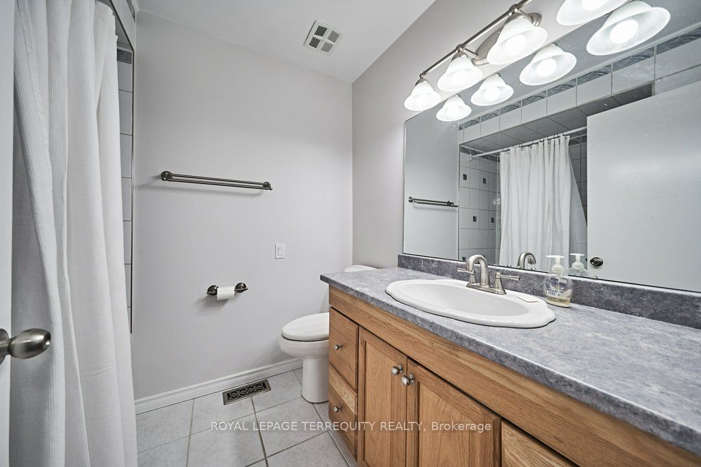 83 Sherwood Road E
