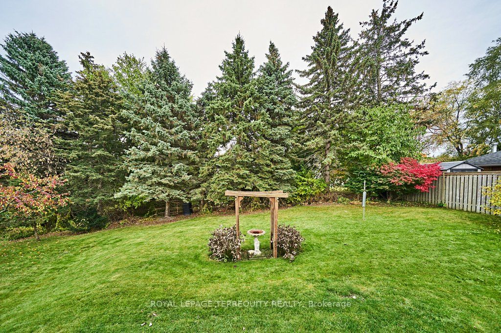 83 Sherwood Road E