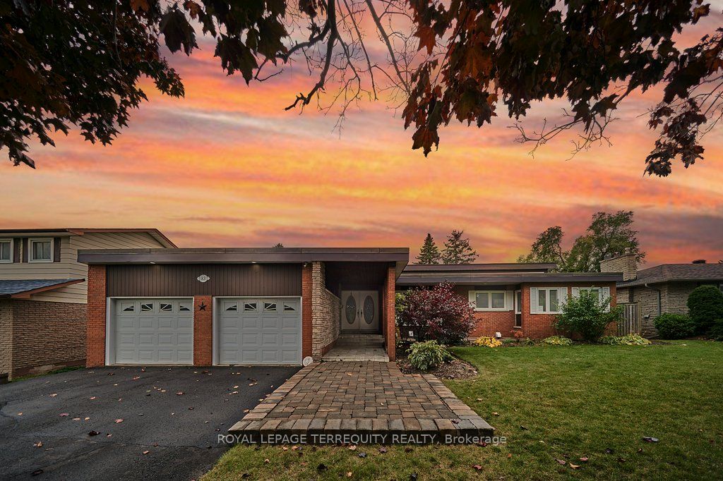83 Sherwood Road E
