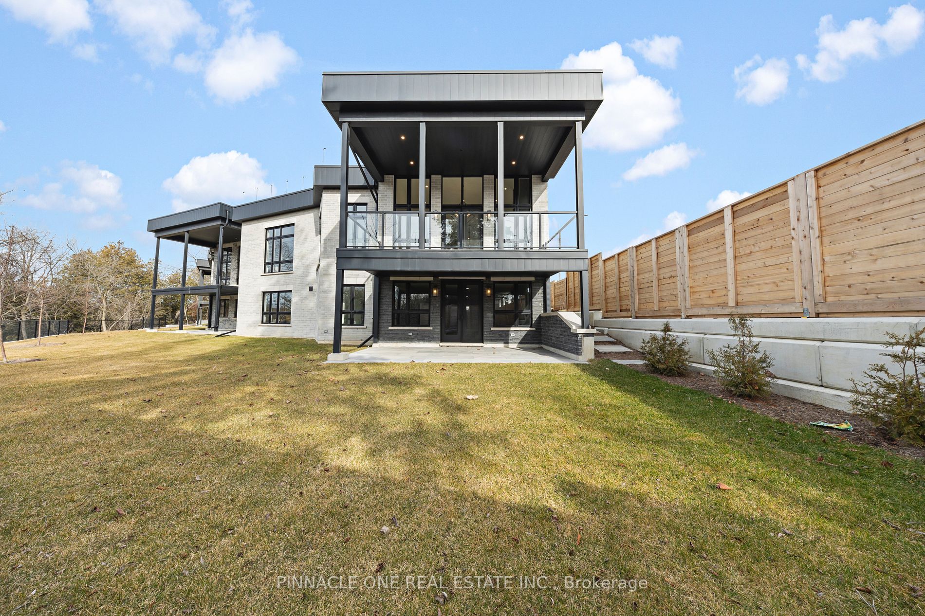 12 Tidmarsh Lane