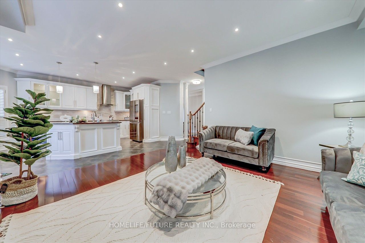 1761 Silver Maple Dr