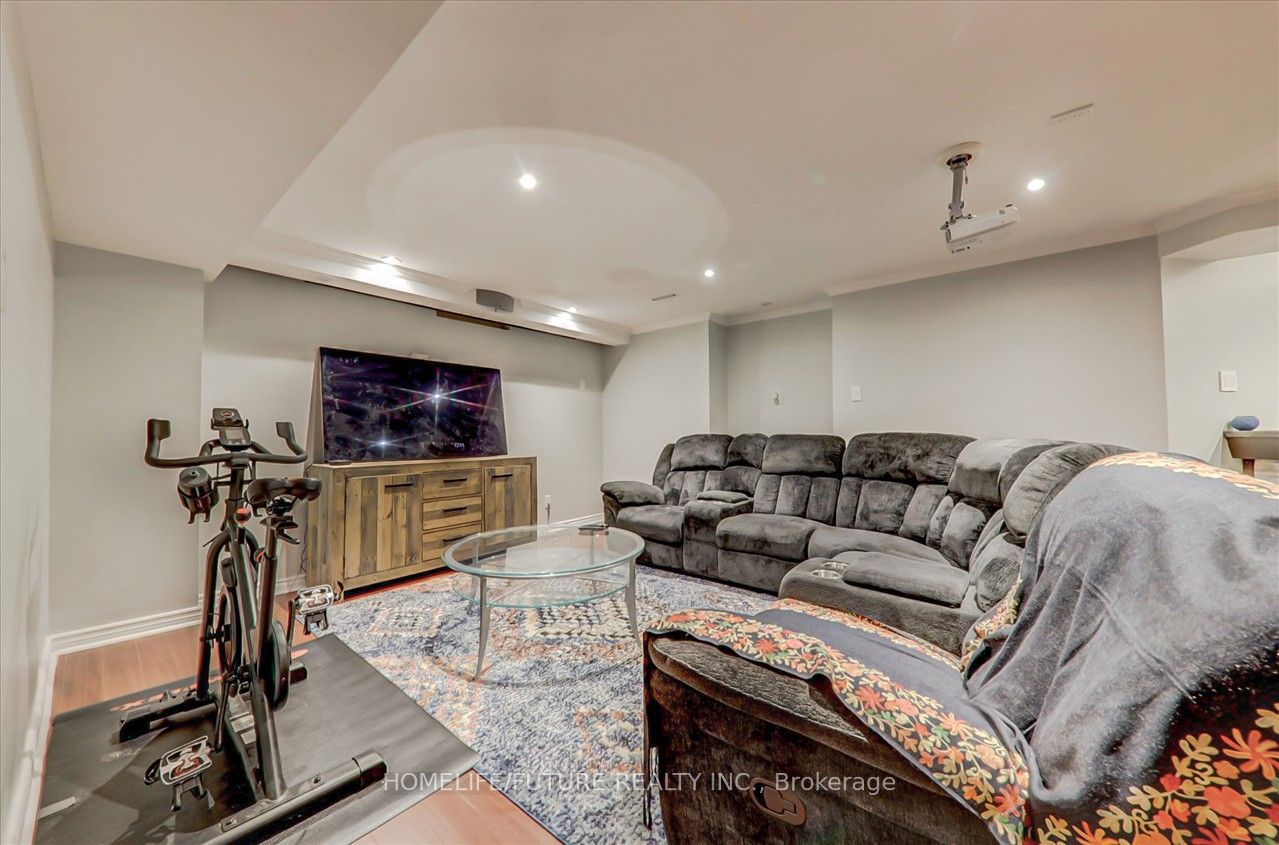 1761 Silver Maple Dr
