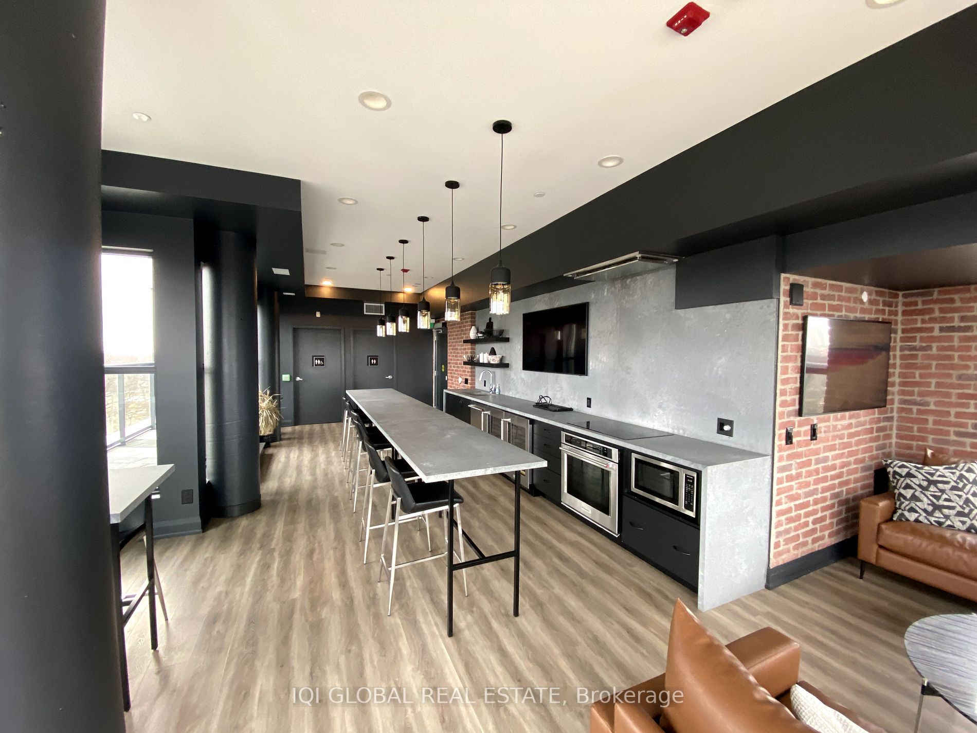1400 Kingston Rd N, #207