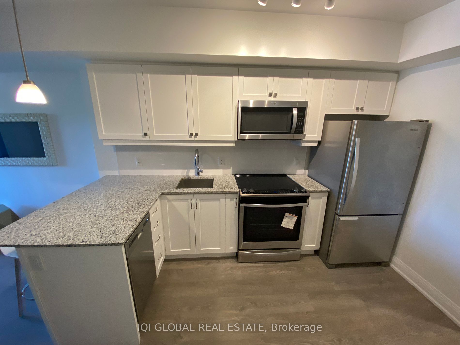 1400 Kingston Rd N, #207