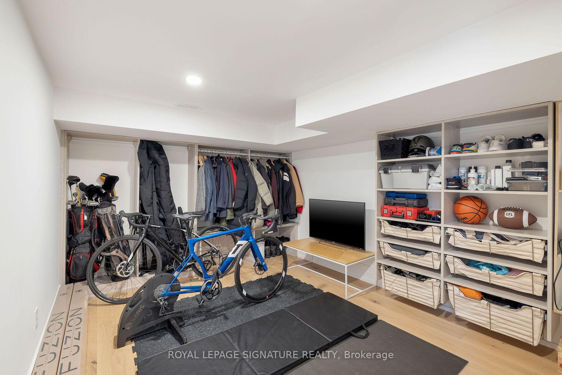 65 Derwyn Rd