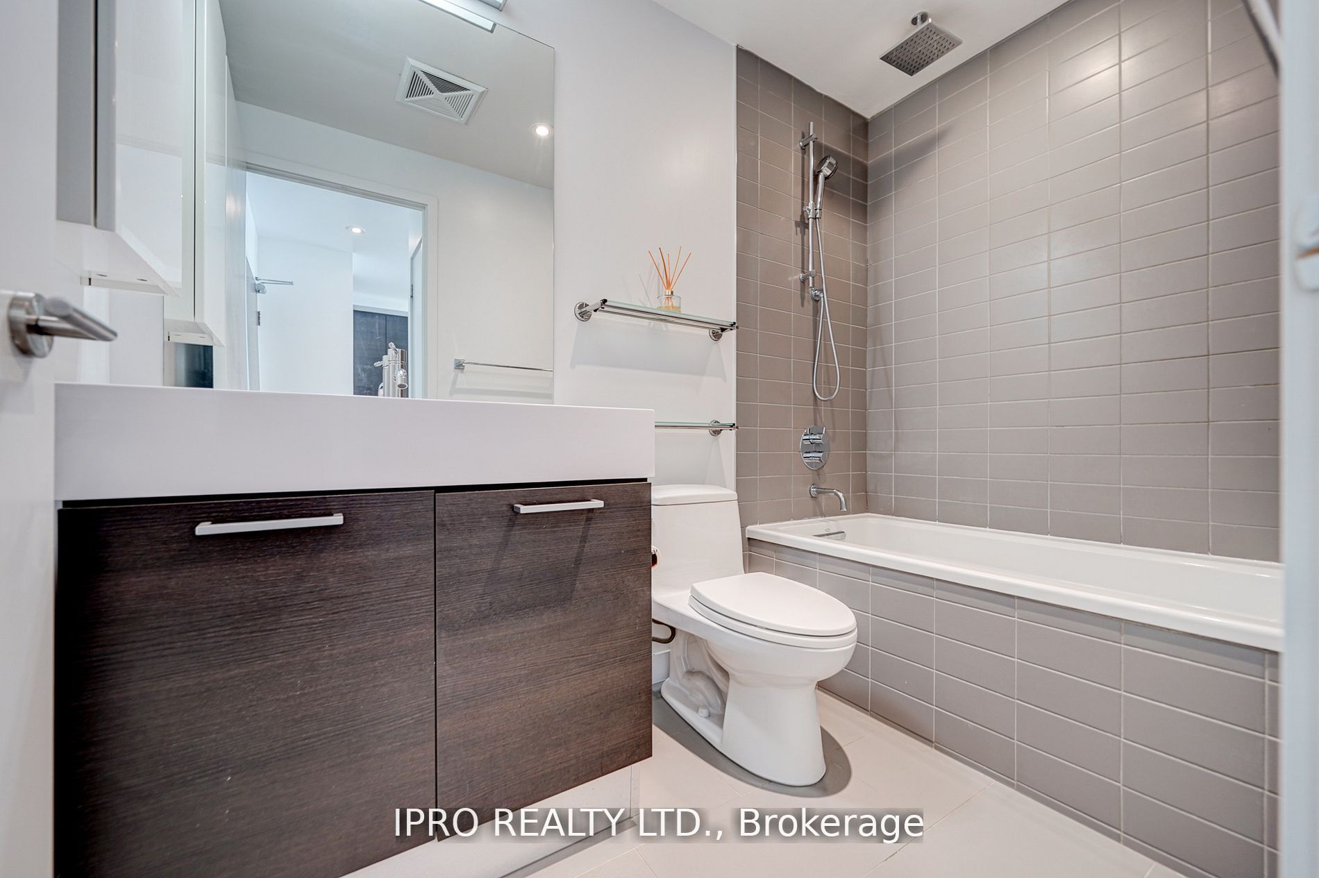 90 Broadview Ave, #718
