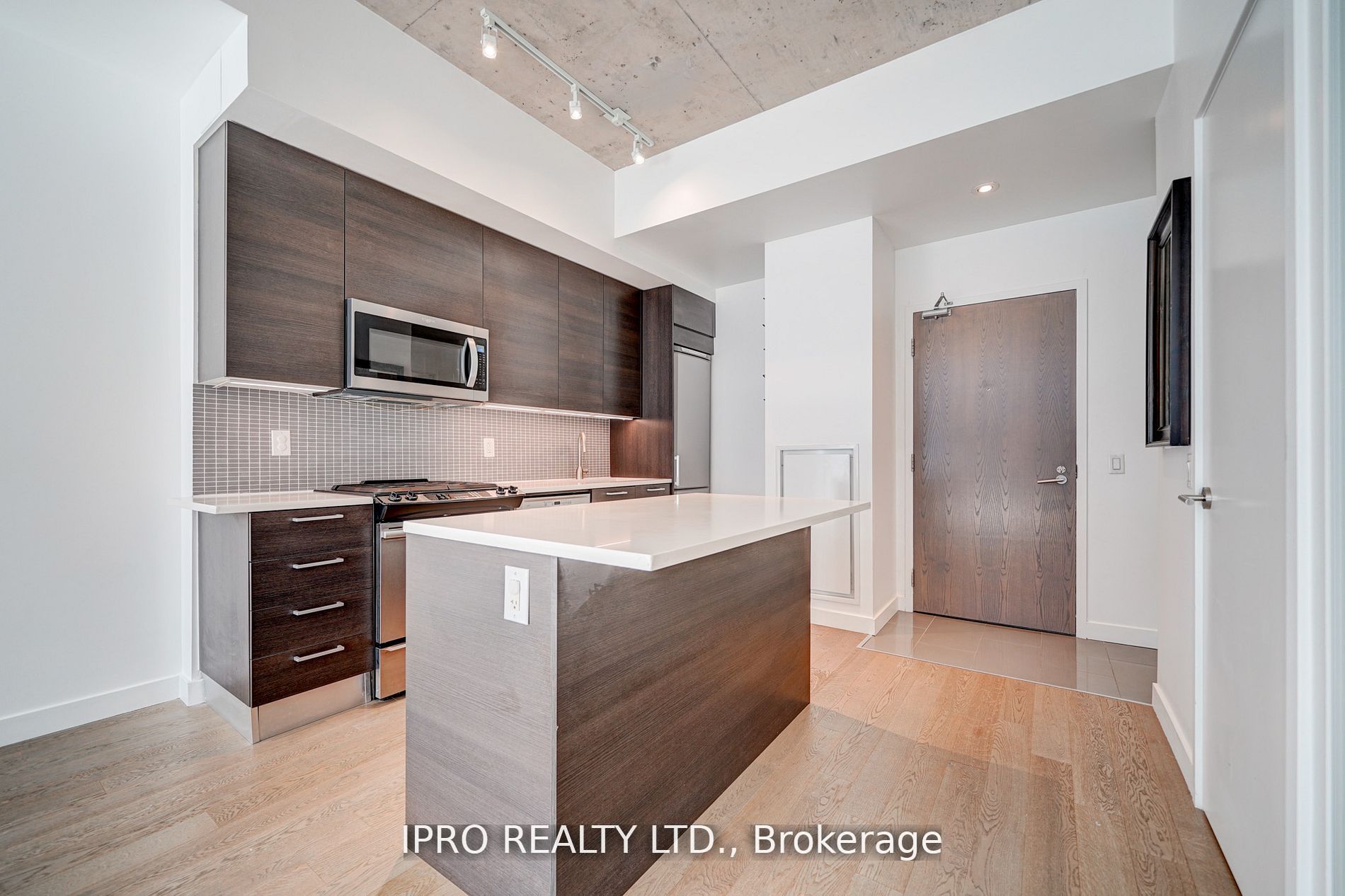 90 Broadview Ave, #718