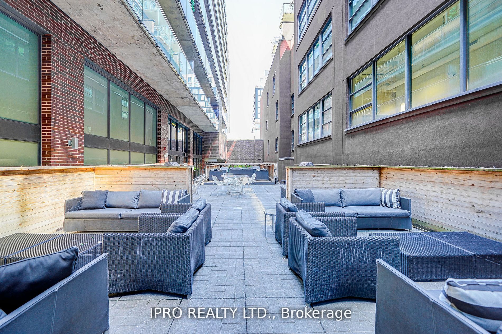 90 Broadview Ave, #718
