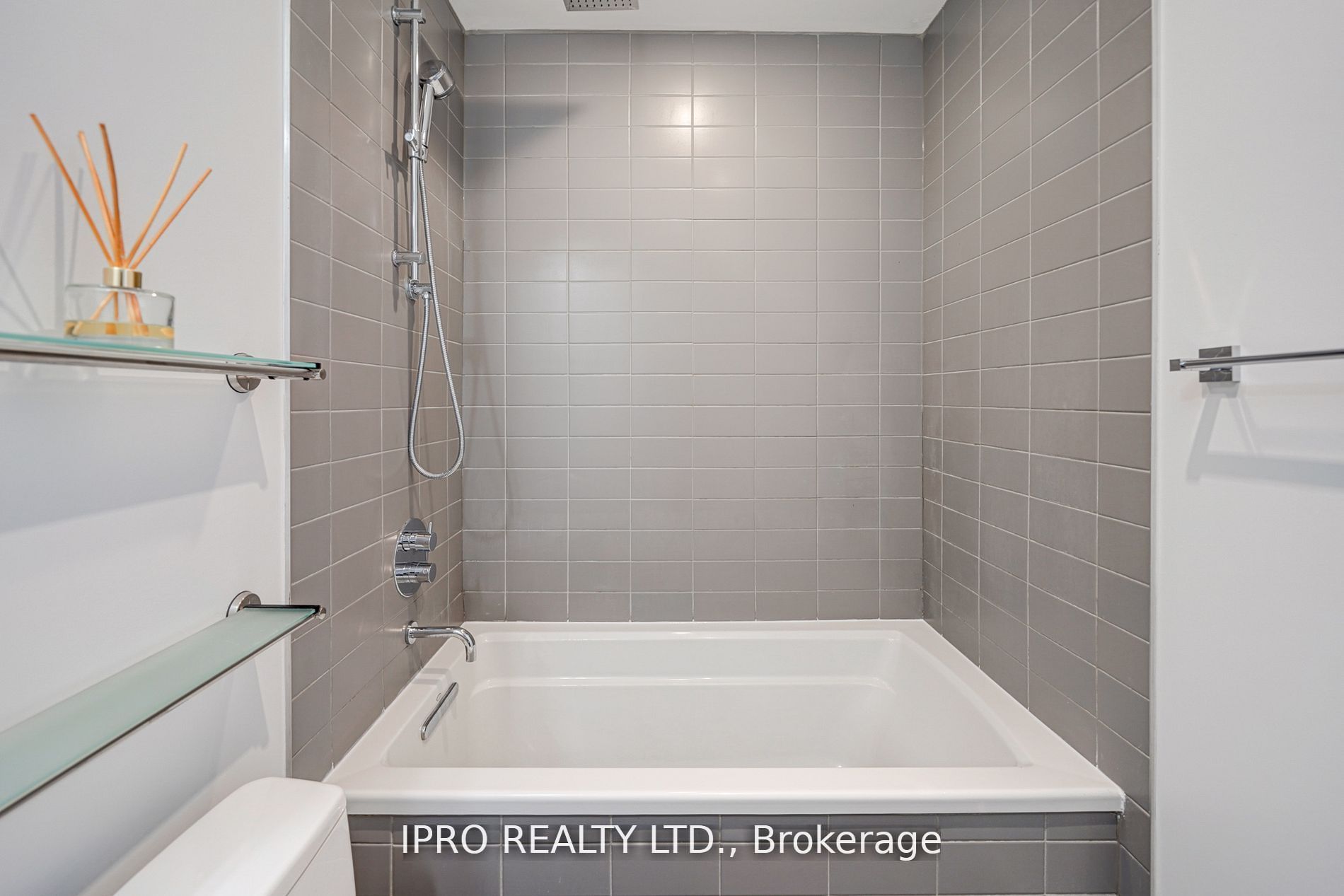 90 Broadview Ave, #718