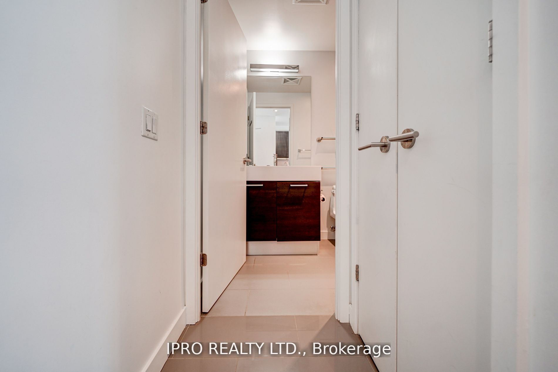 90 Broadview Ave, #718