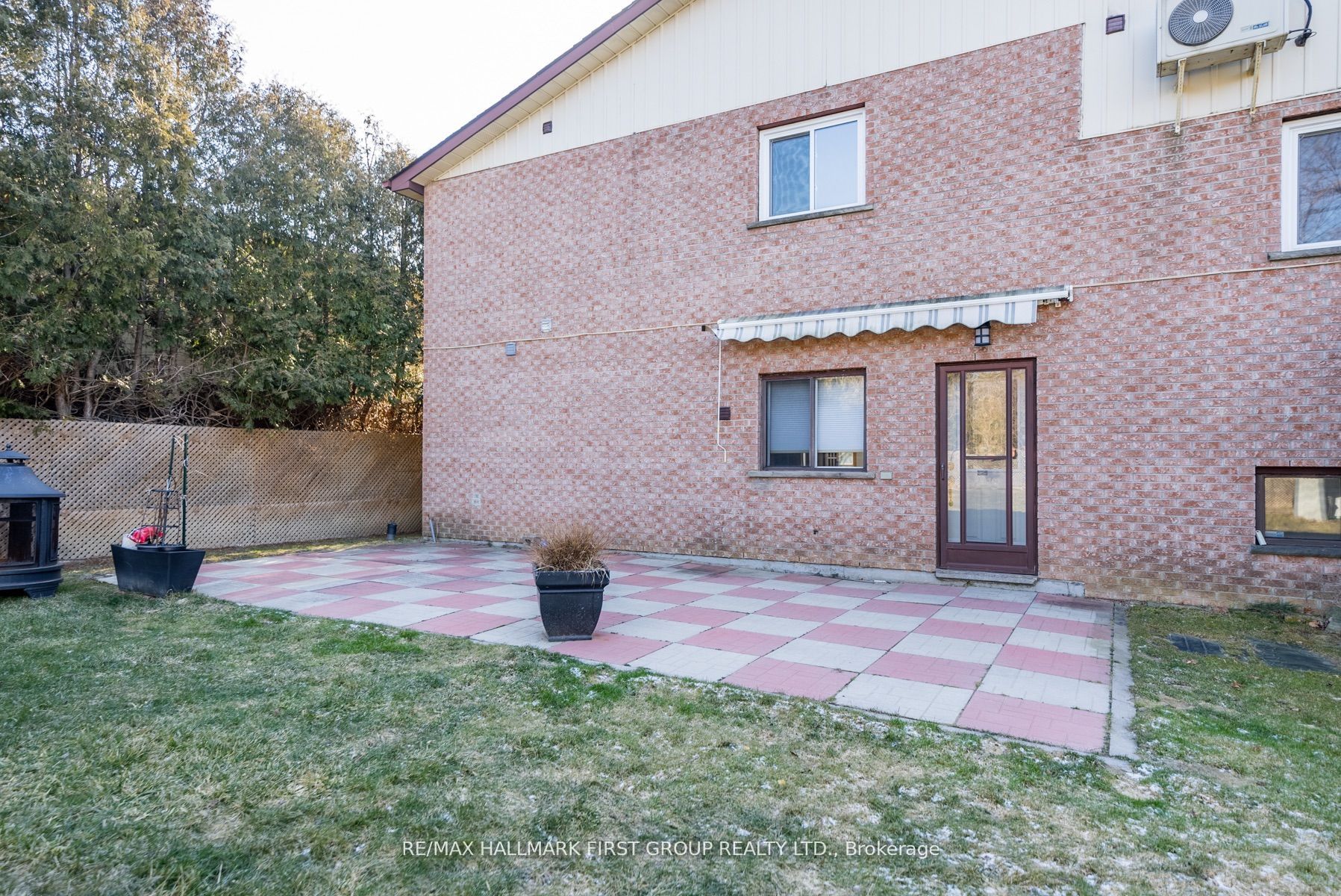 240 Twyn Rivers Dr
