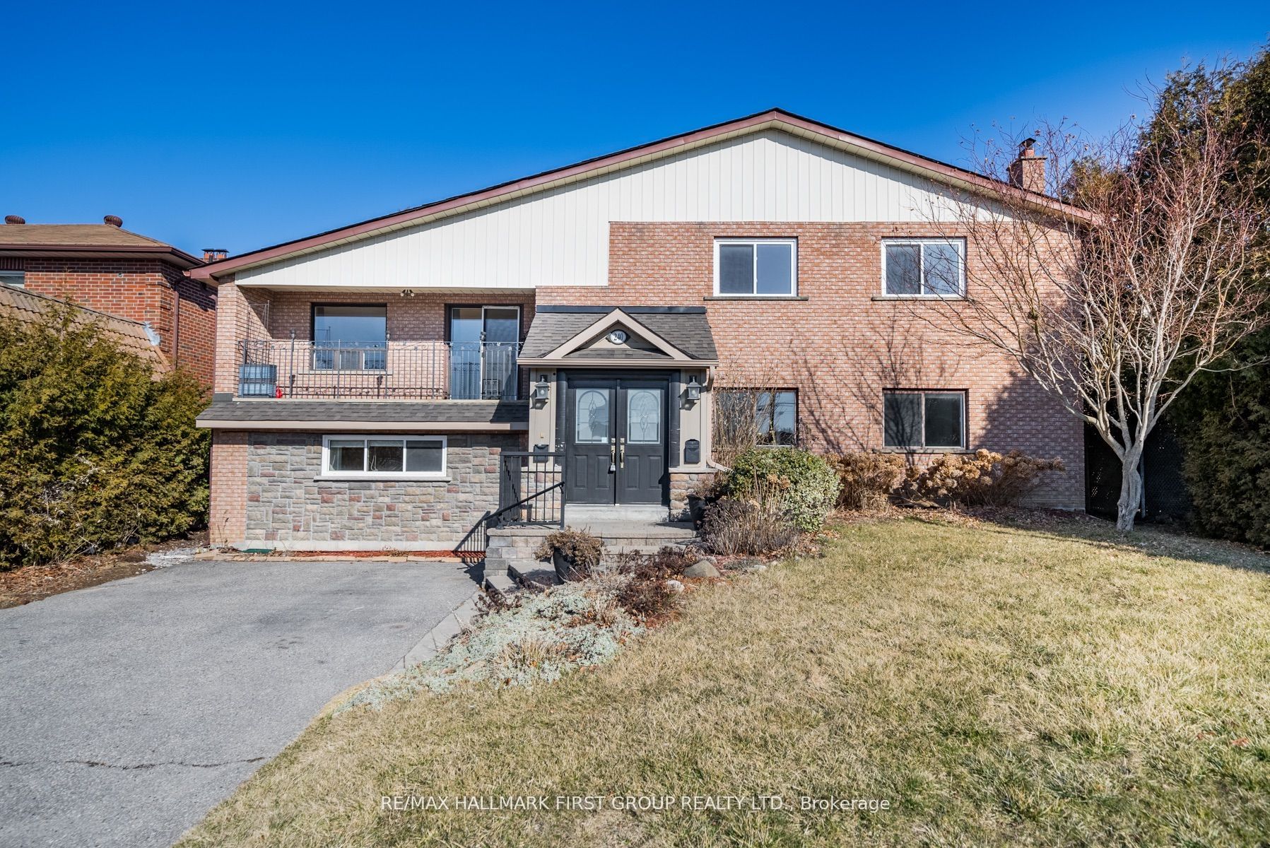 240 Twyn Rivers Dr