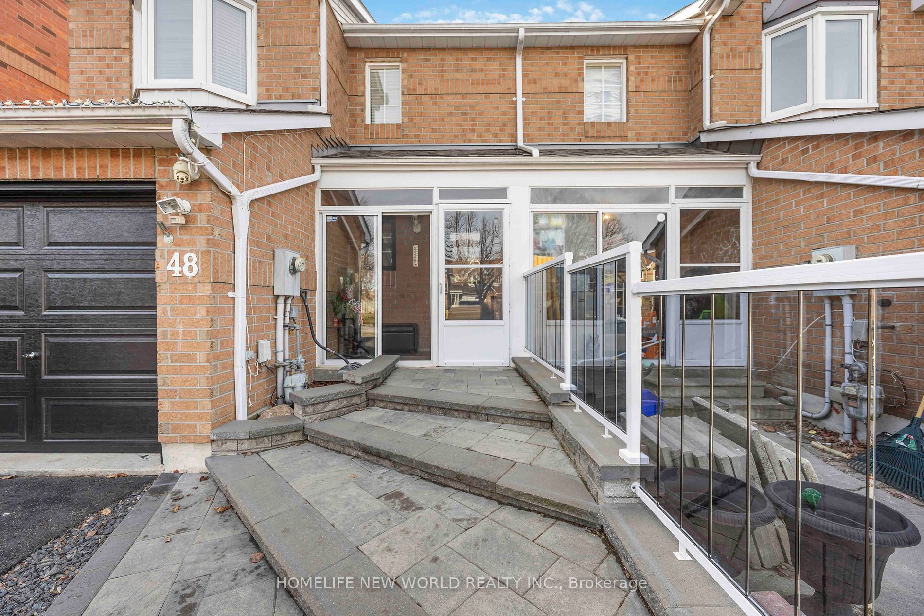 48 Mccullock Cres