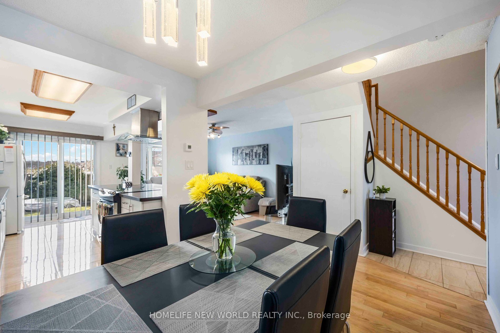 48 Mccullock Cres