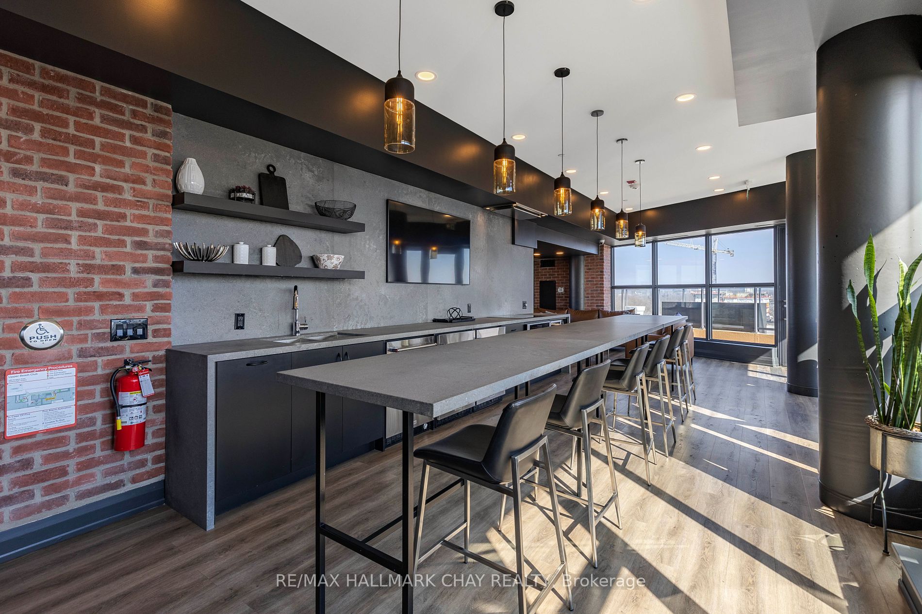 1400 Kingston Road #105