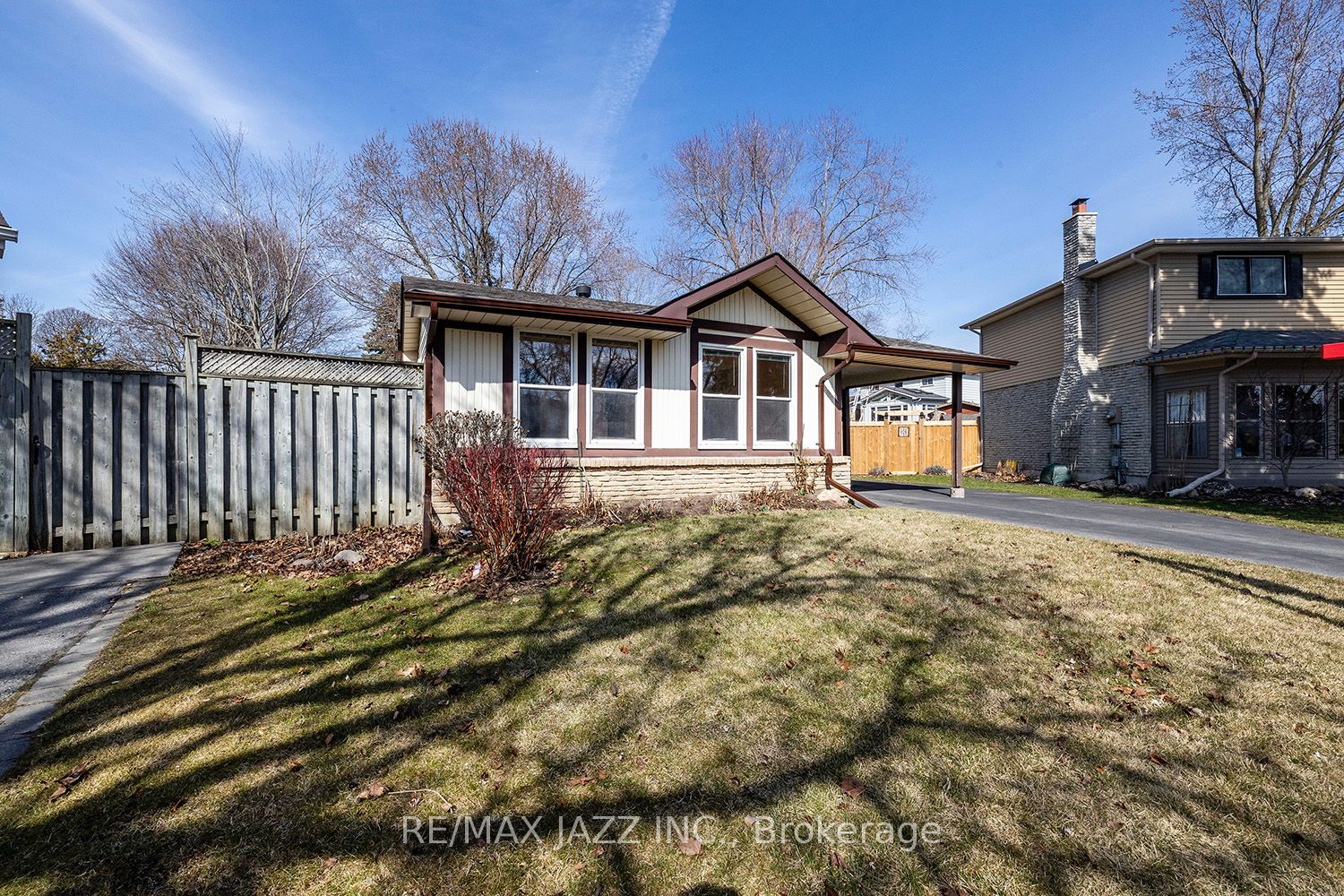 30 Deerpark Crescent