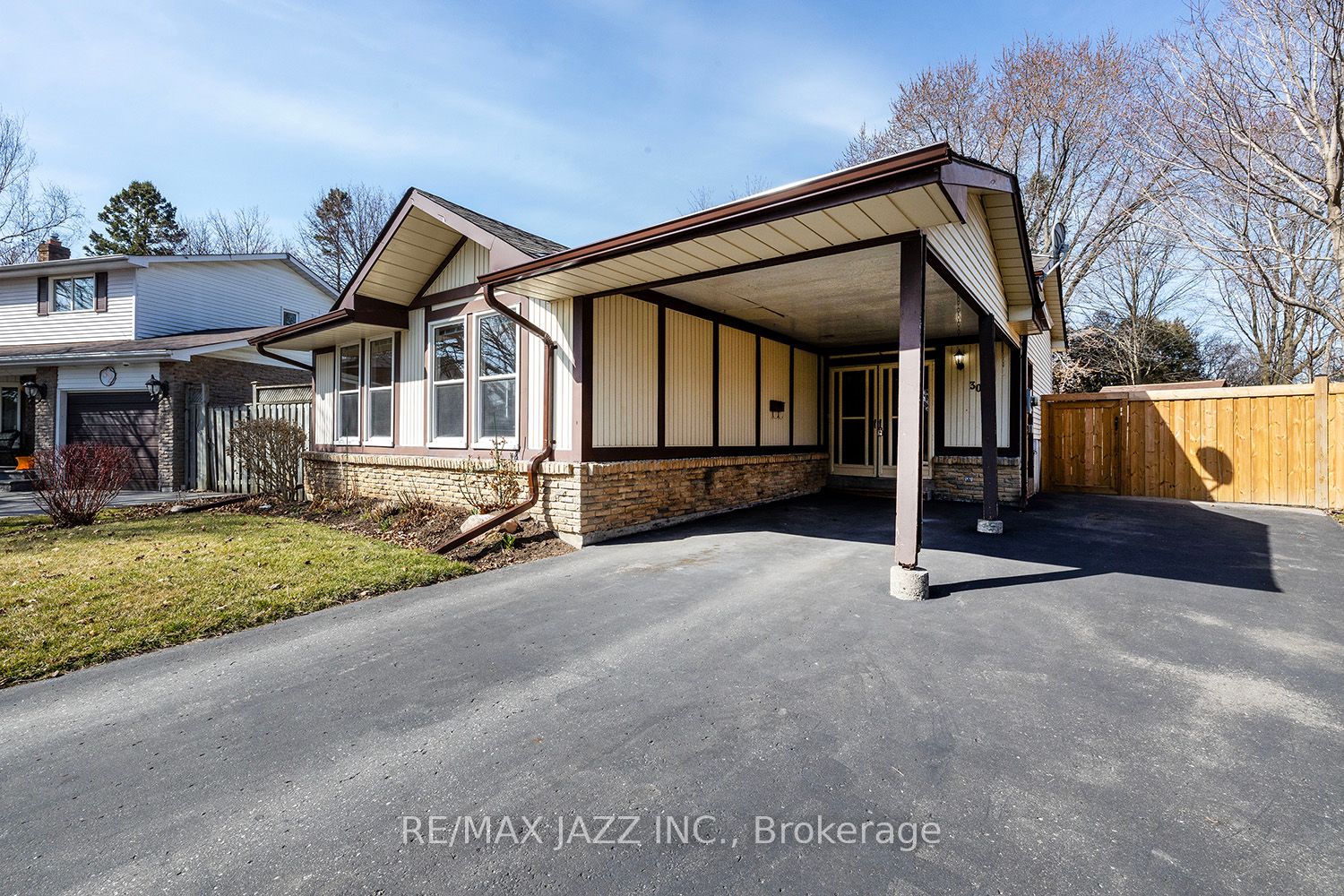 30 Deerpark Crescent