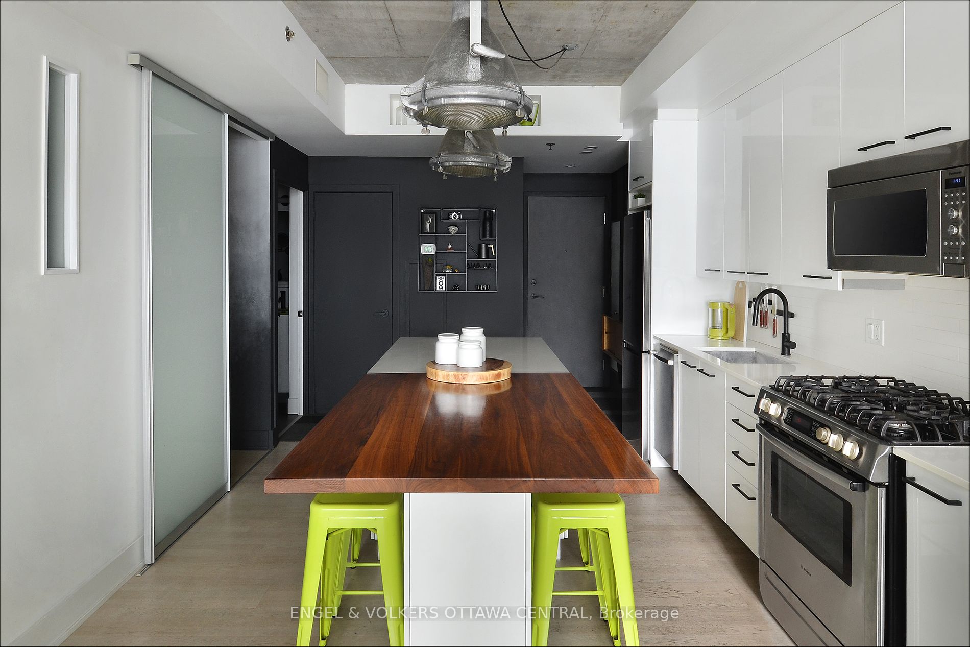 630 Queen St E, #302