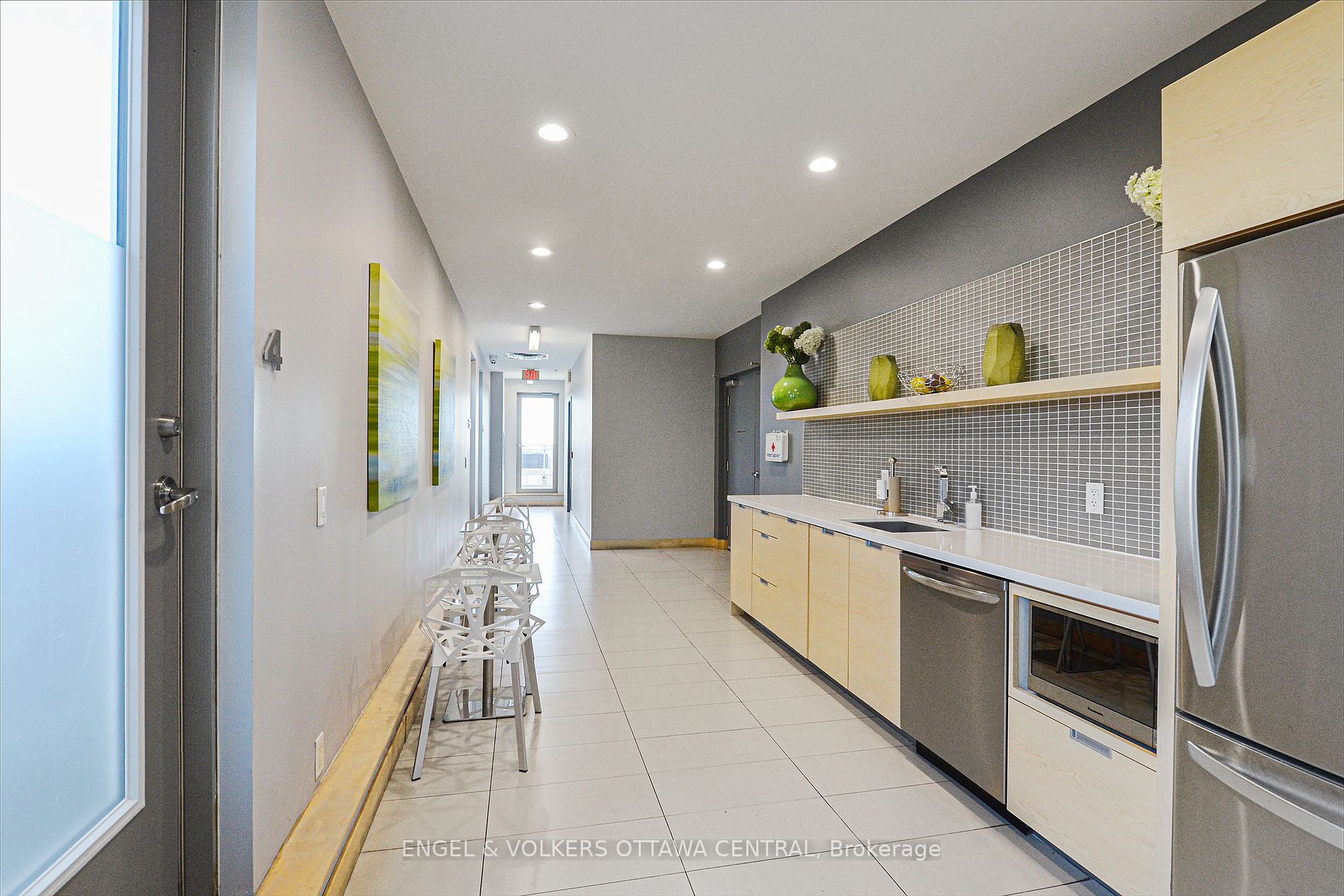 630 Queen St E, #302