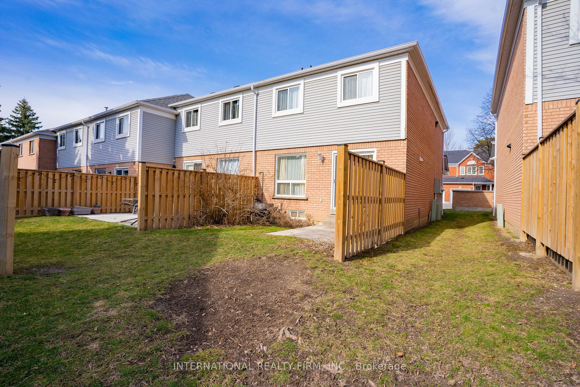 10 Bassett Blvd E, #174