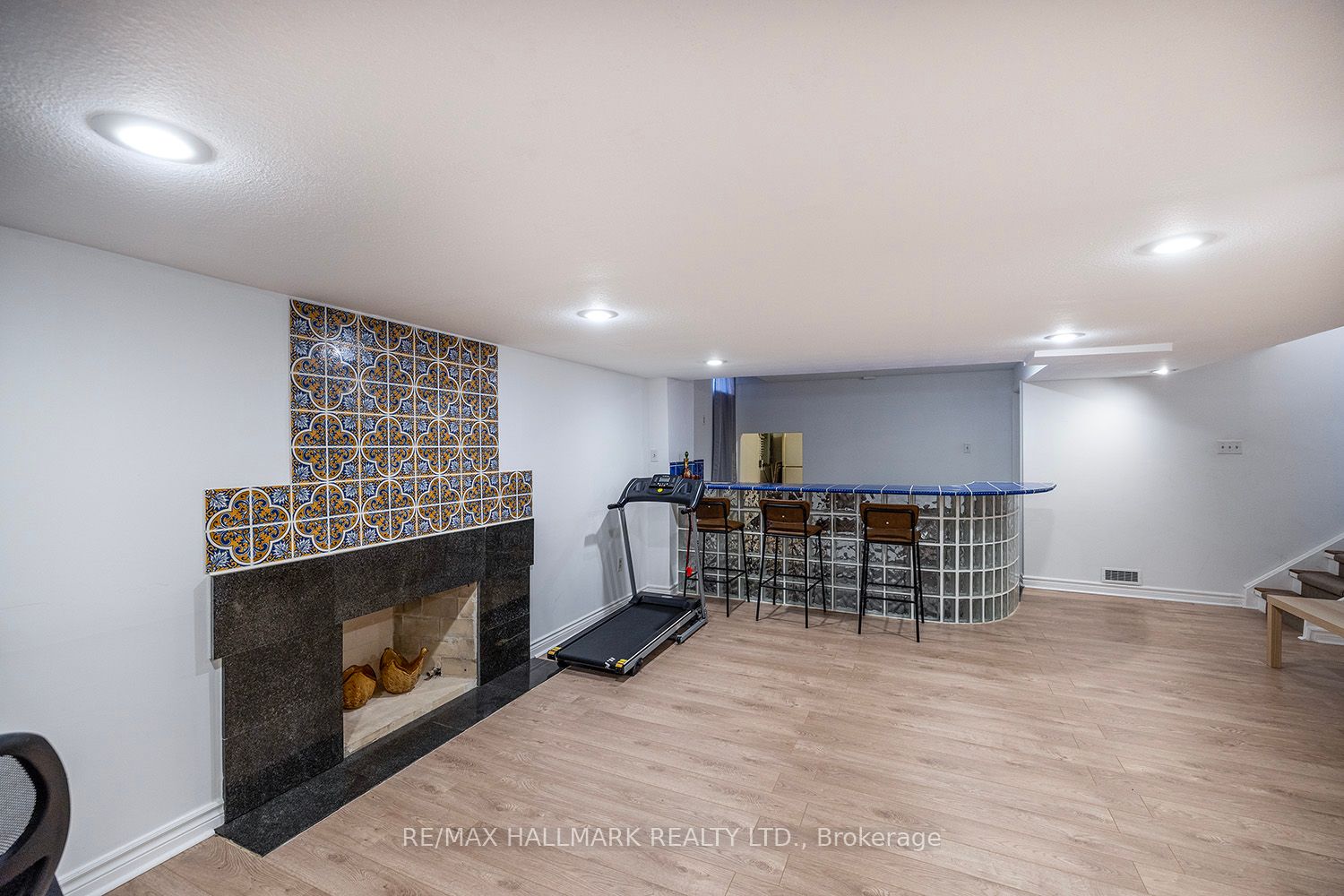 12 Halstead Road