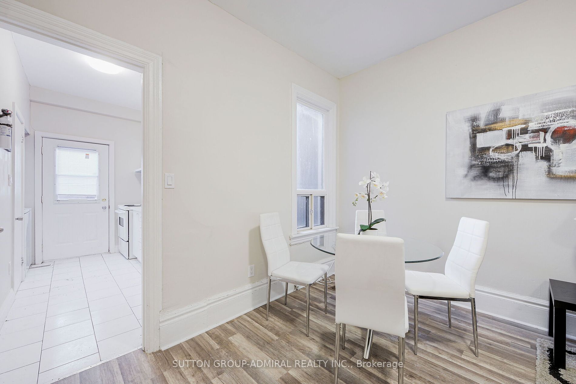 1934 Queen Street E #Upper