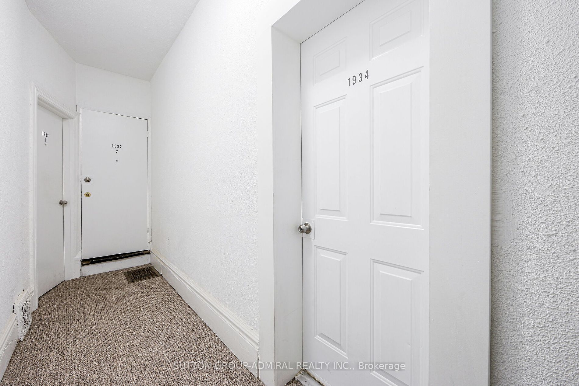 1934 Queen Street E #Upper