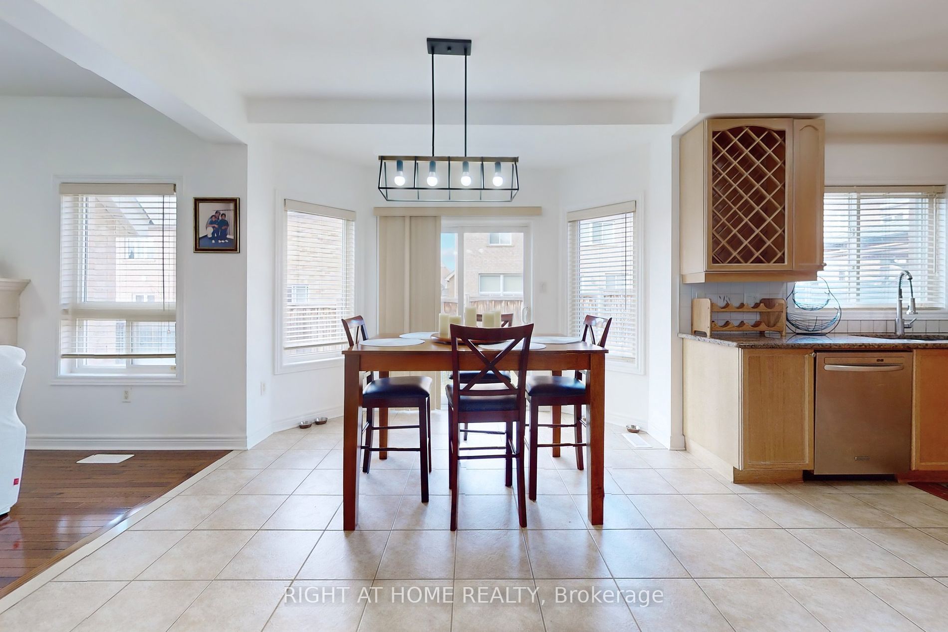 6 Mccarrick Street W