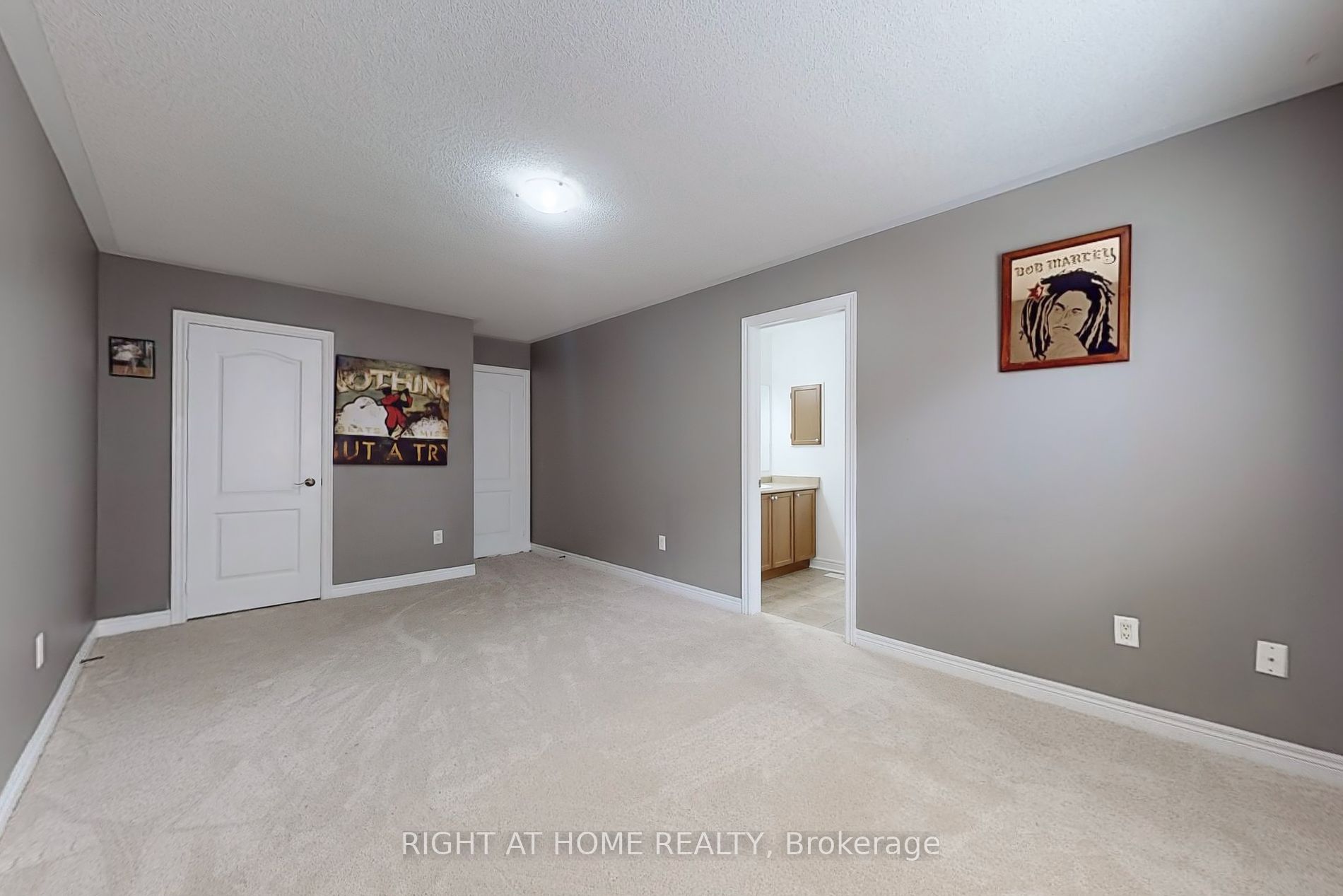 6 Mccarrick Street W
