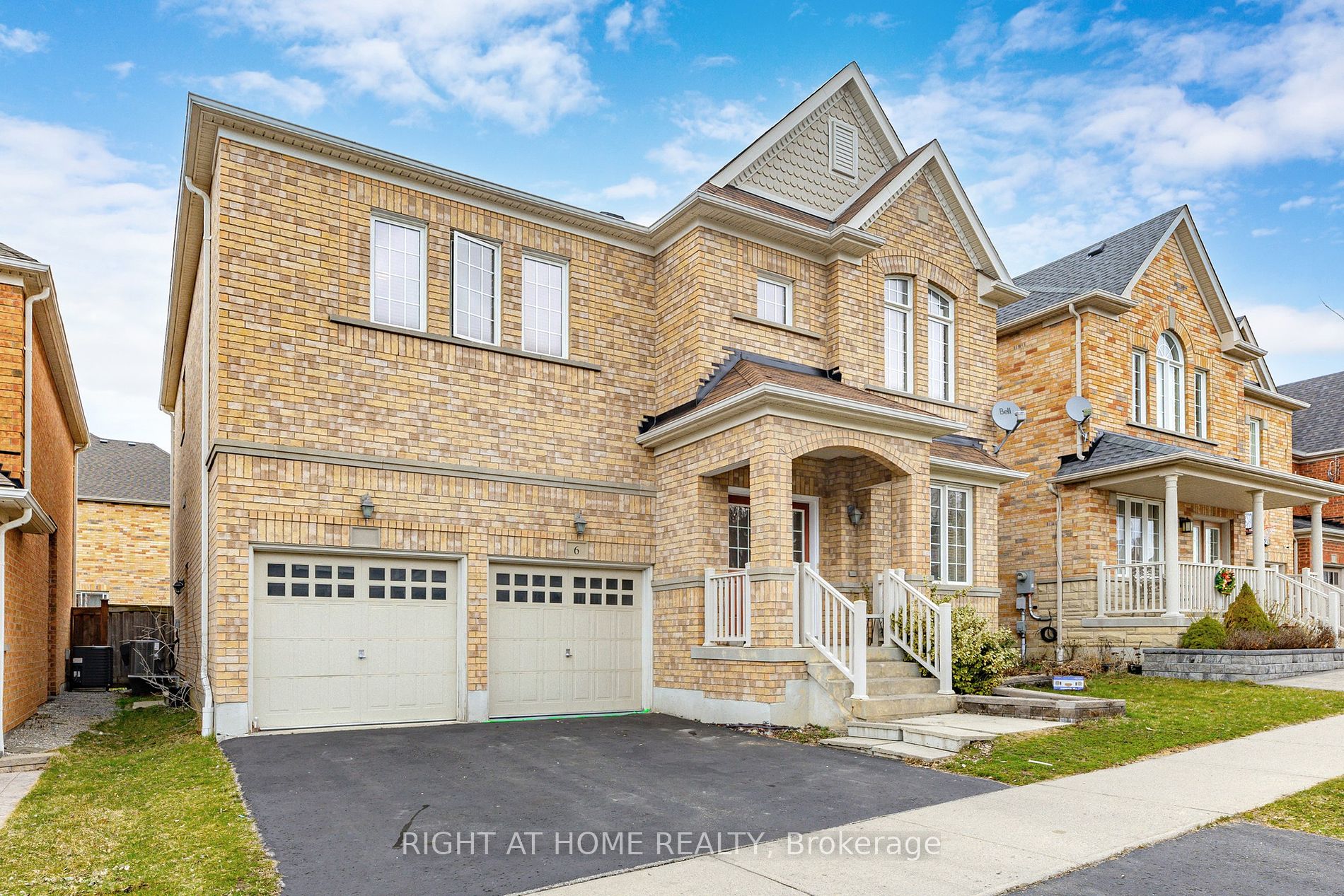 6 Mccarrick Street W