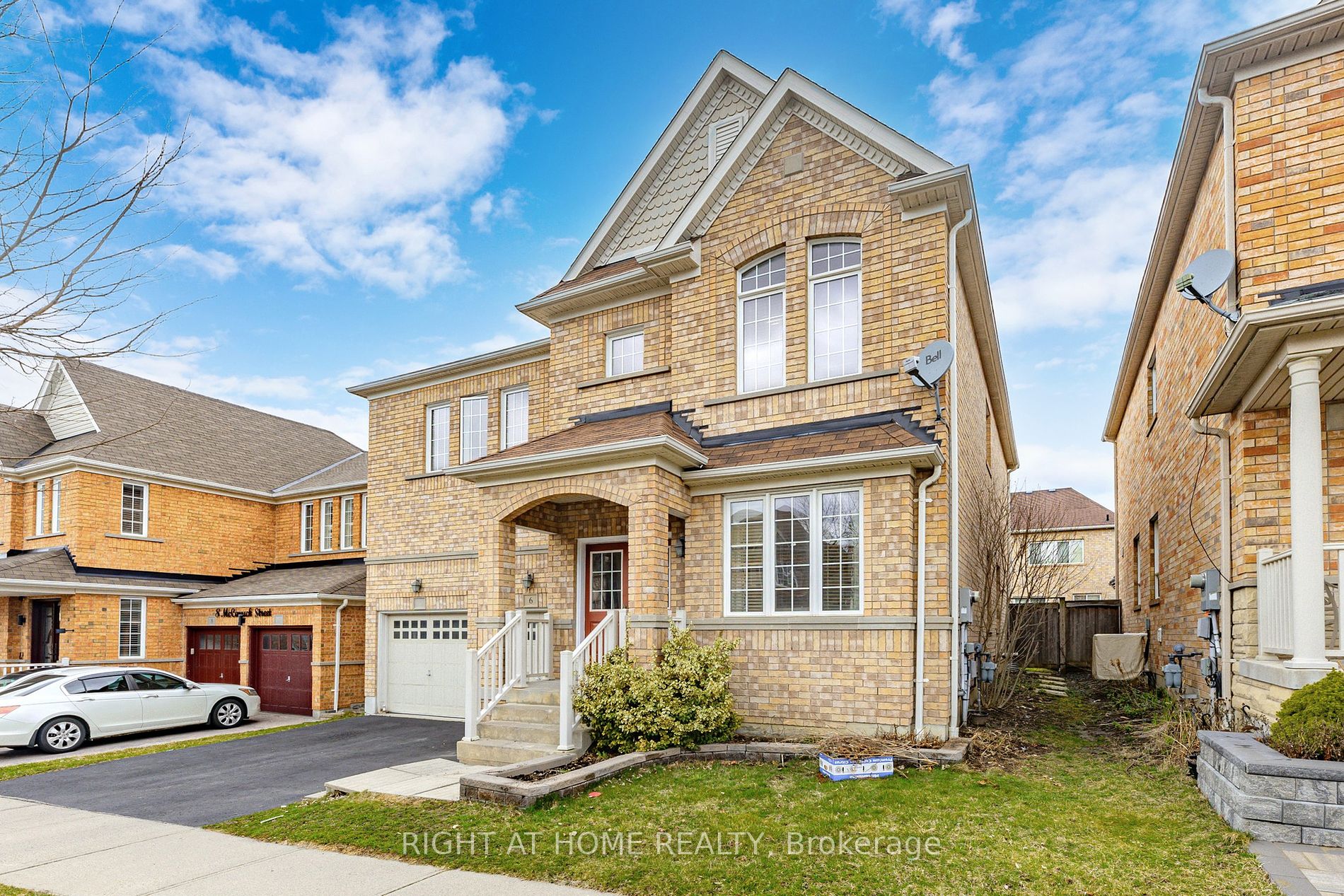 6 Mccarrick Street W