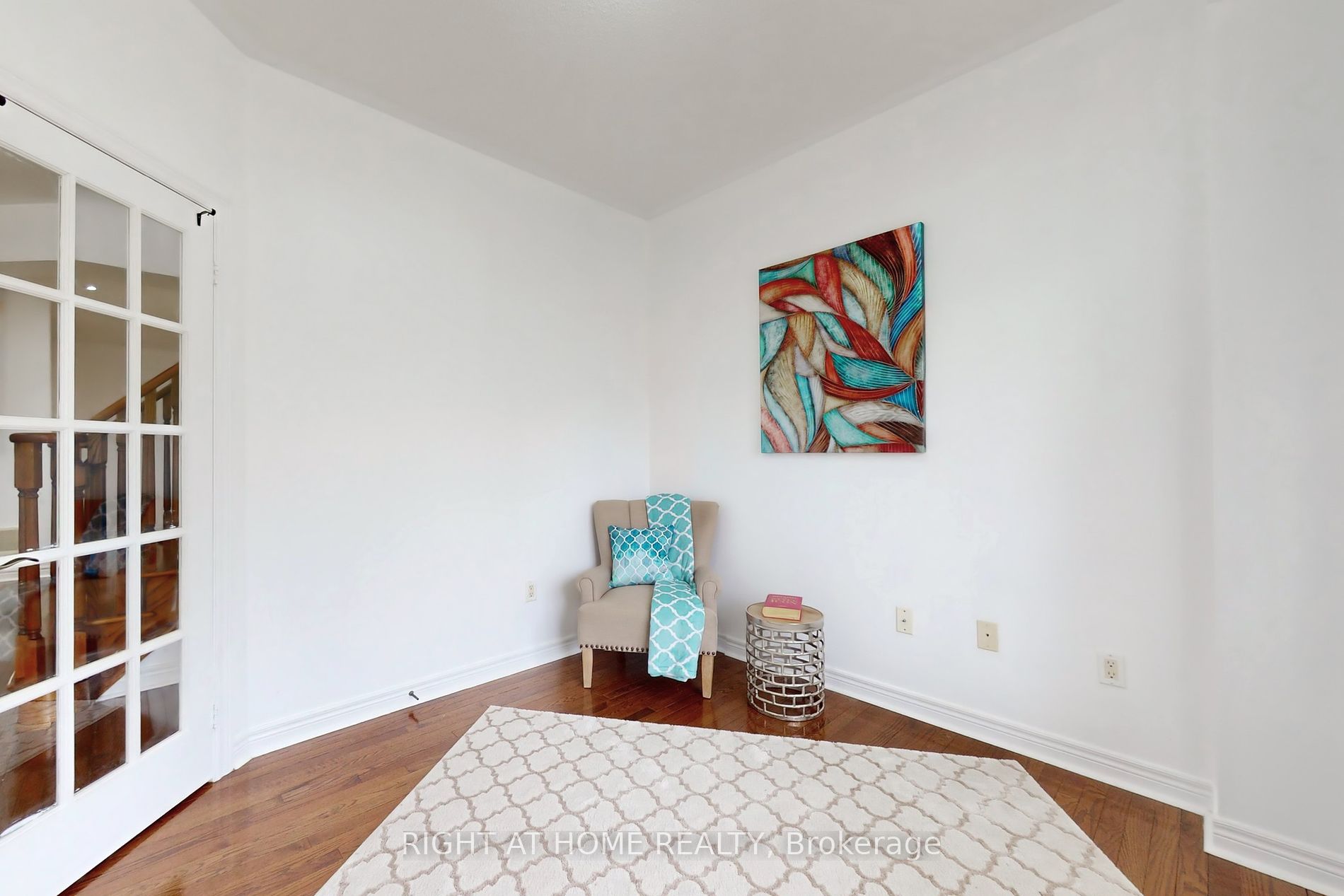6 Mccarrick Street W