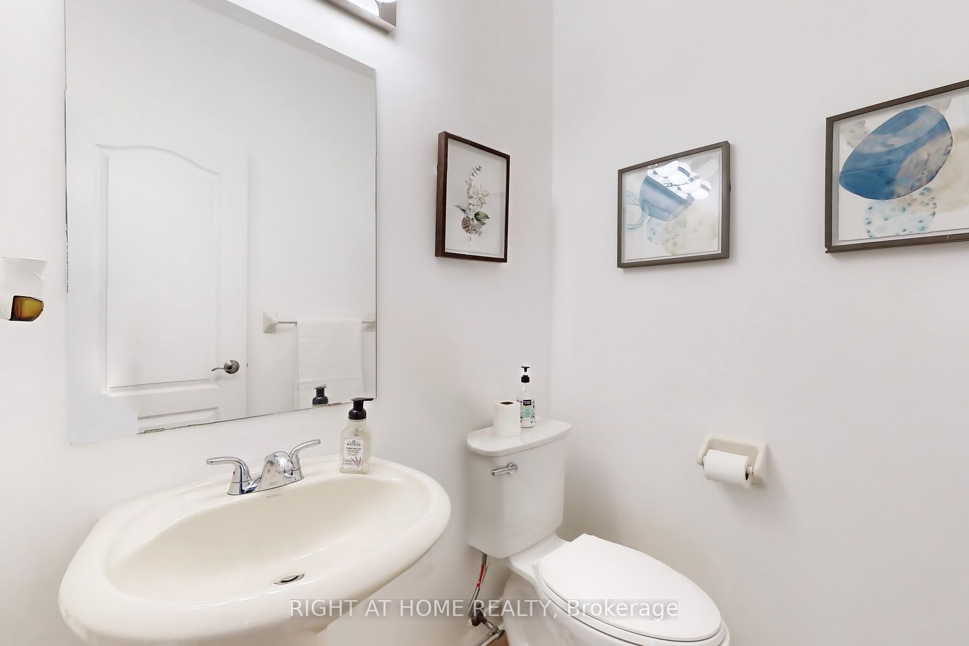 6 Mccarrick Street W