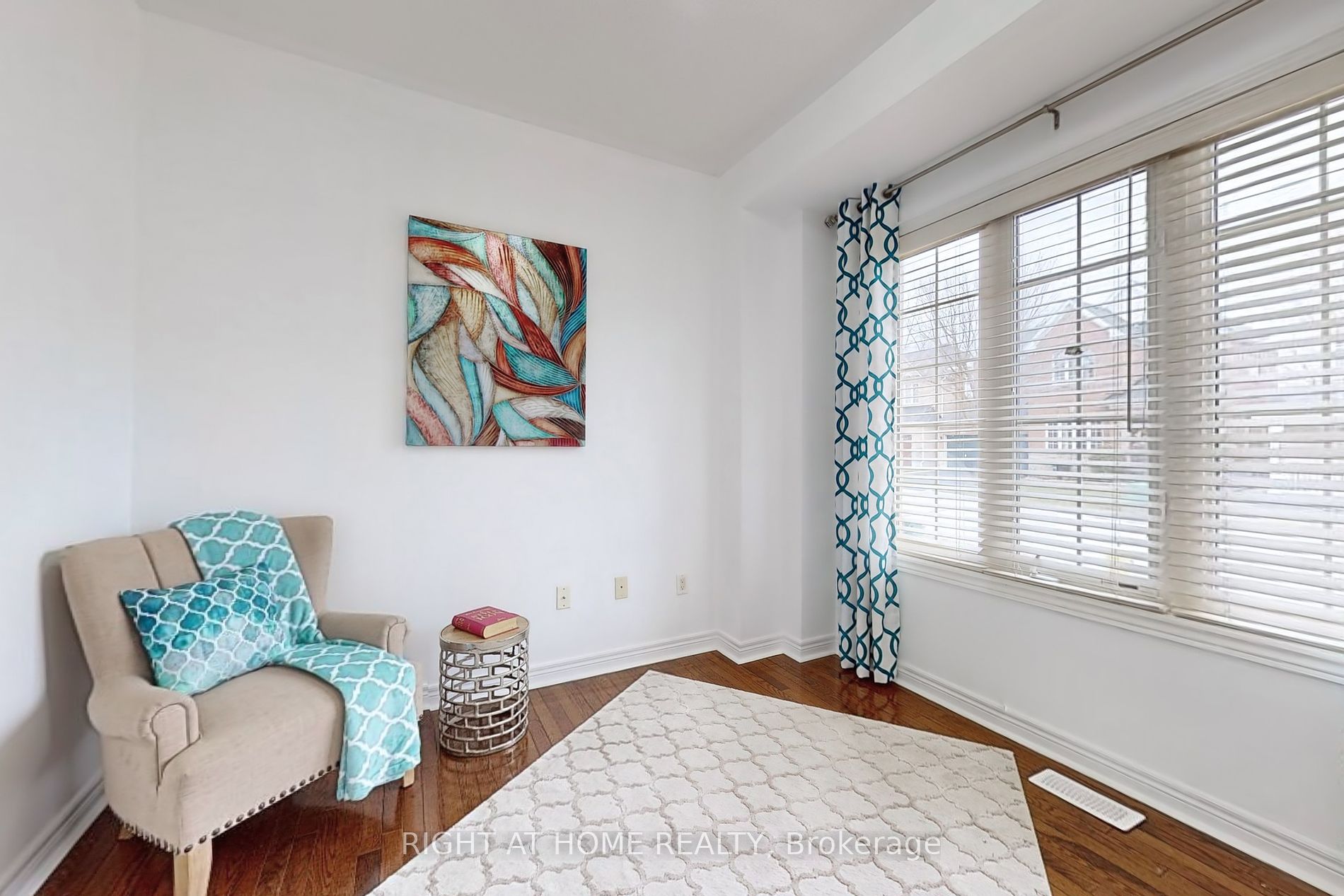 6 Mccarrick Street W