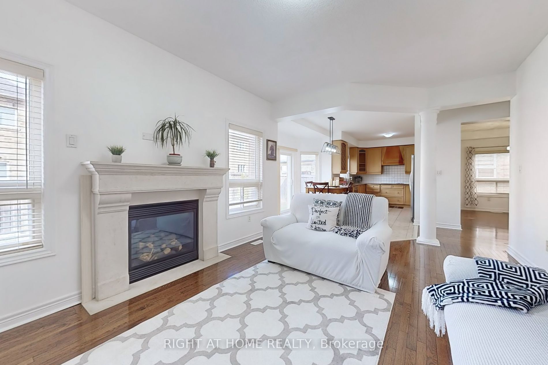 6 Mccarrick Street W