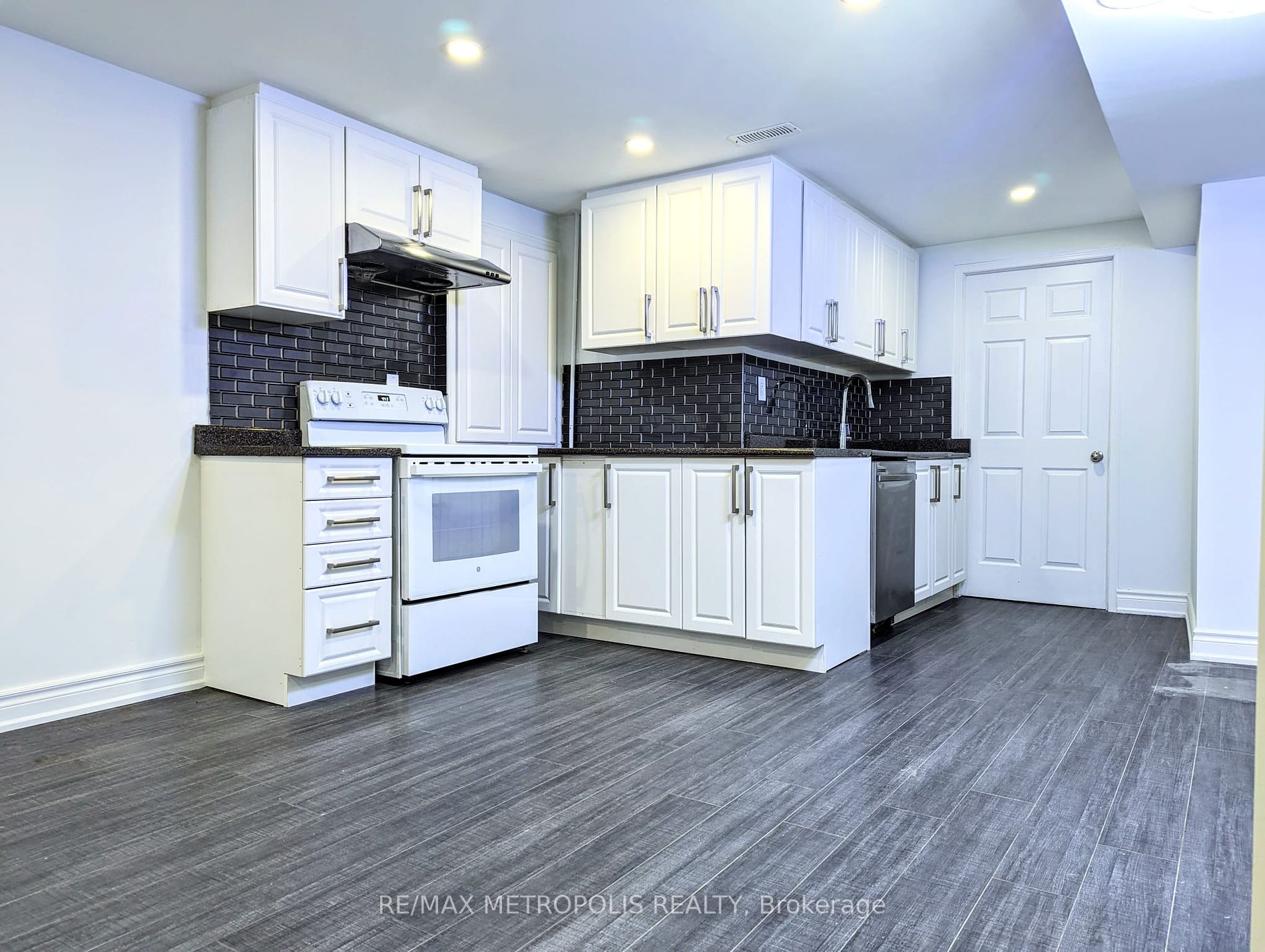 102 Hibbard Dr, #Bsmt