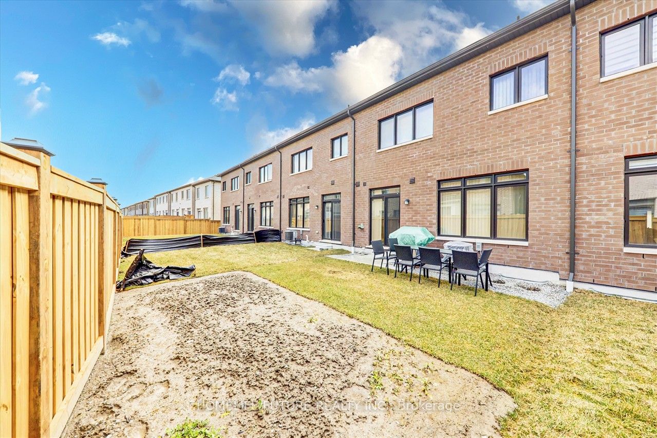 130 OGSTON Crescent