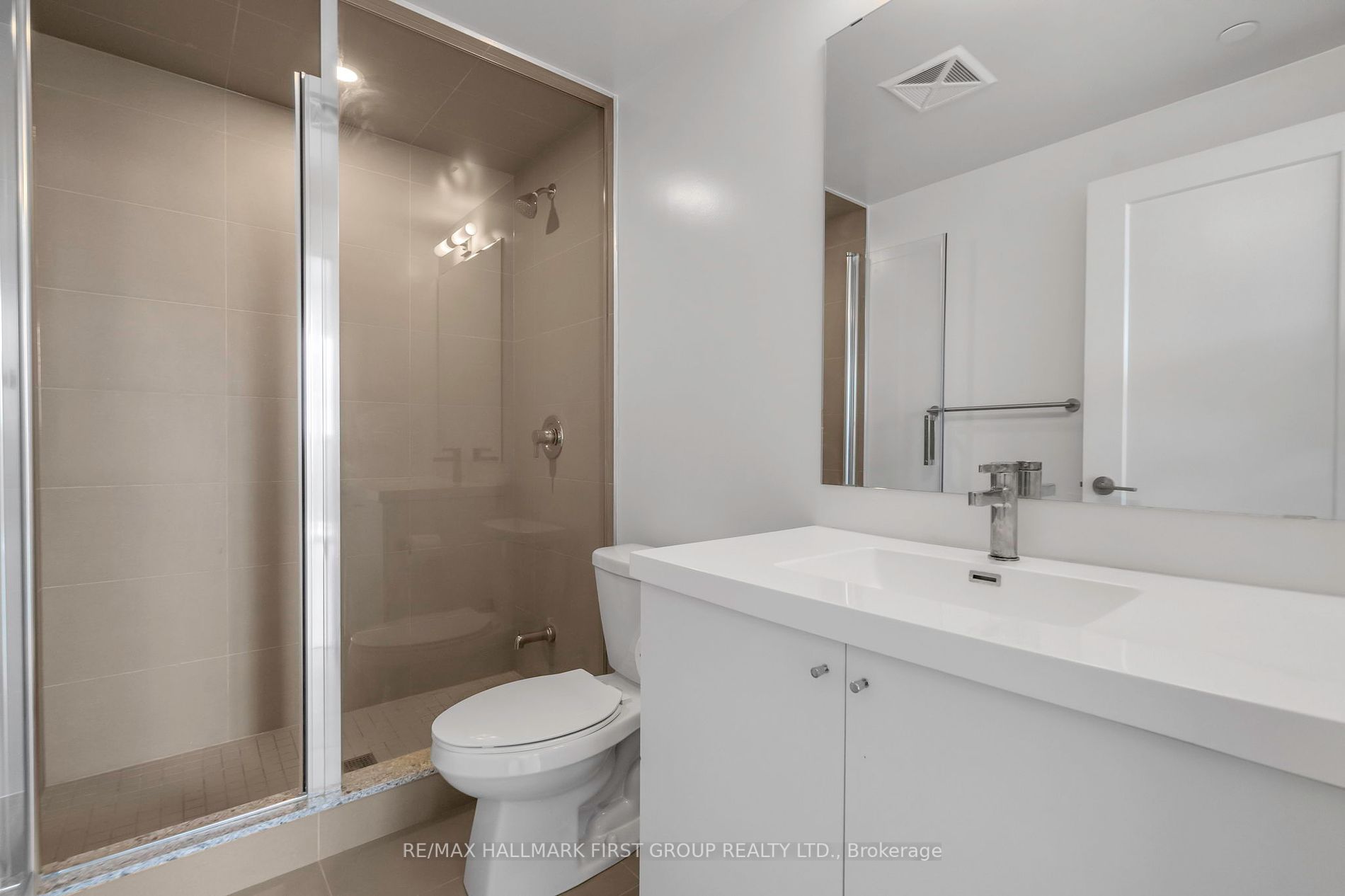 2550 Simcoe St, #1814
