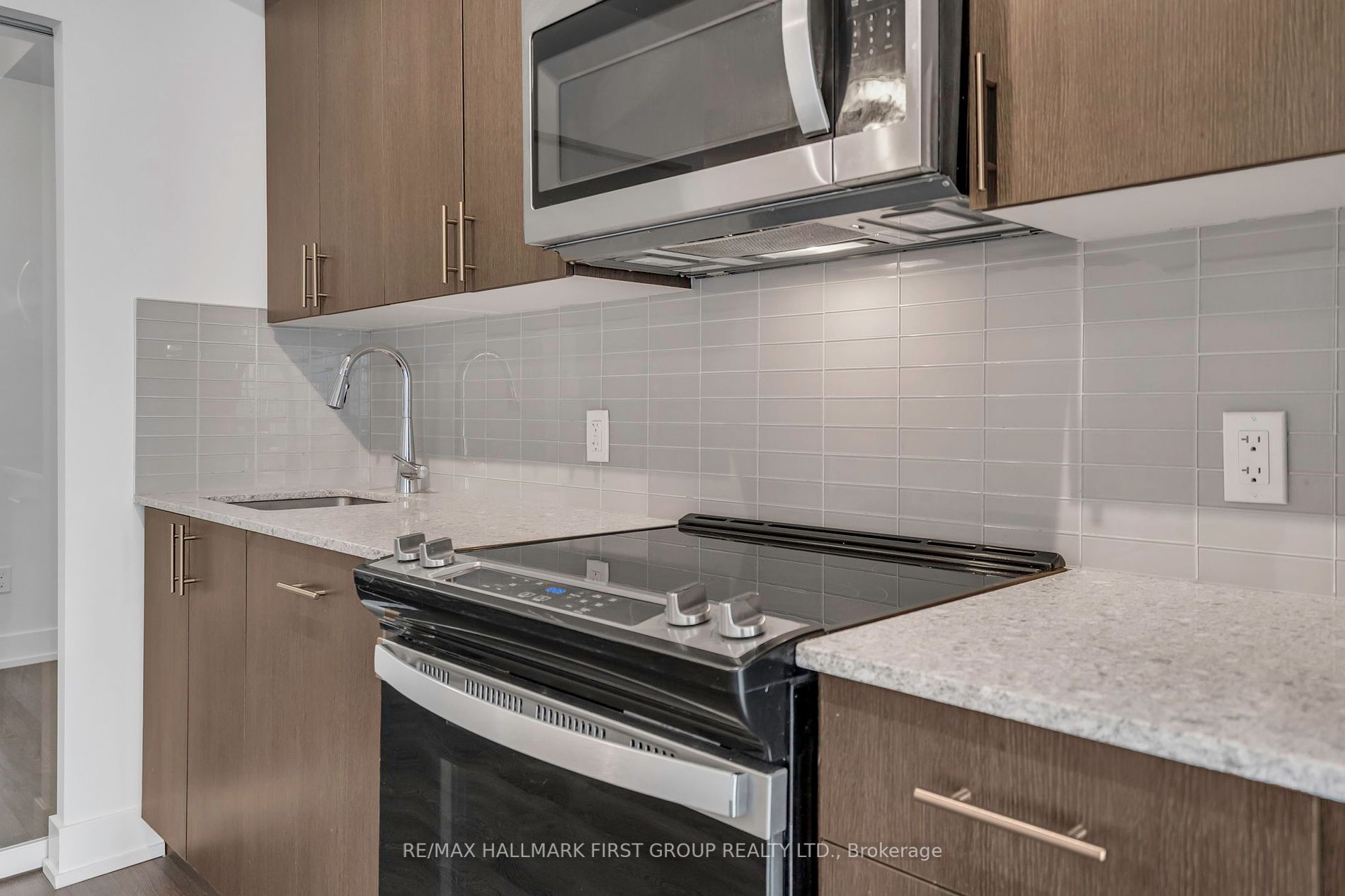 2550 Simcoe St, #1814