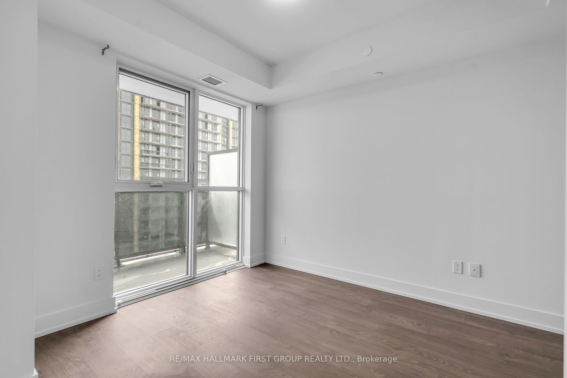 2550 Simcoe St, #1814